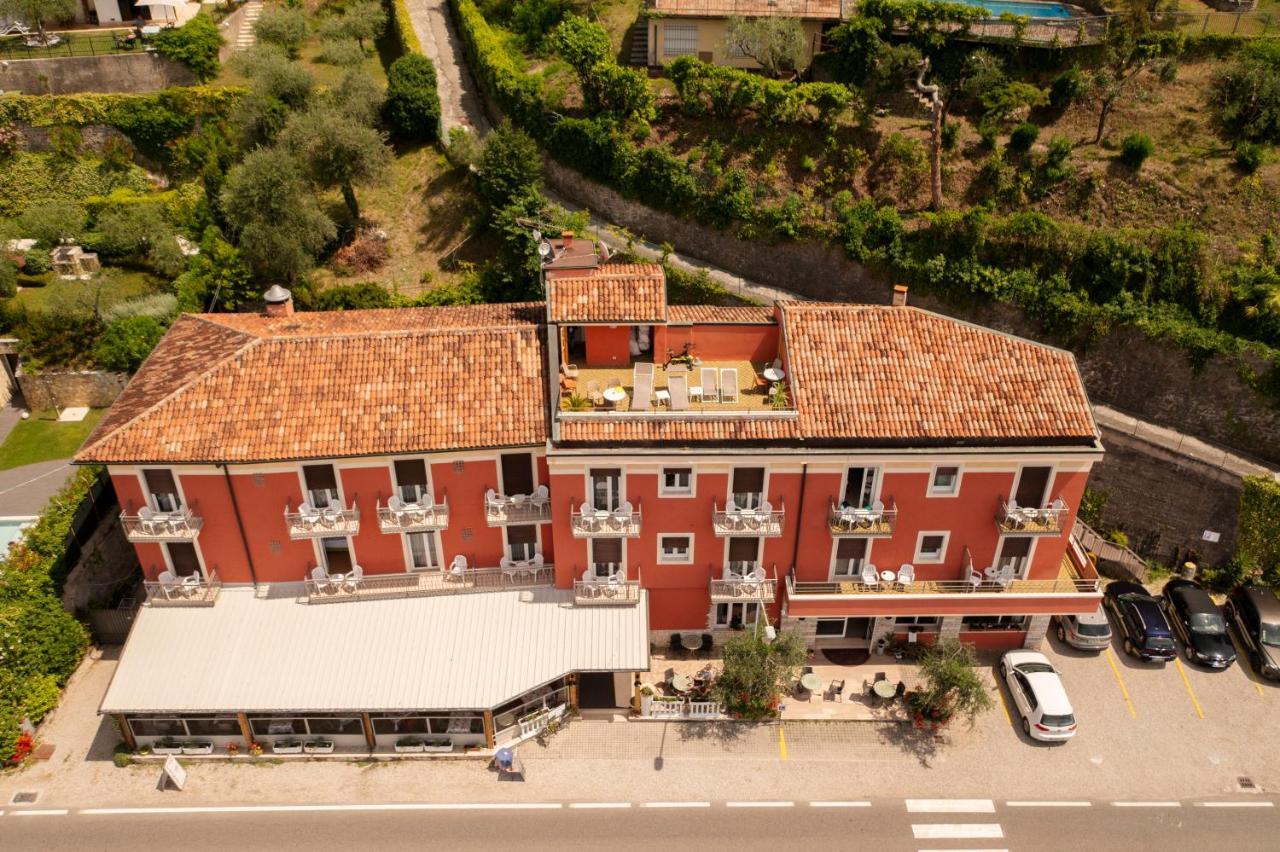 Hotel Menapace Torri Del Benaco Exterior foto