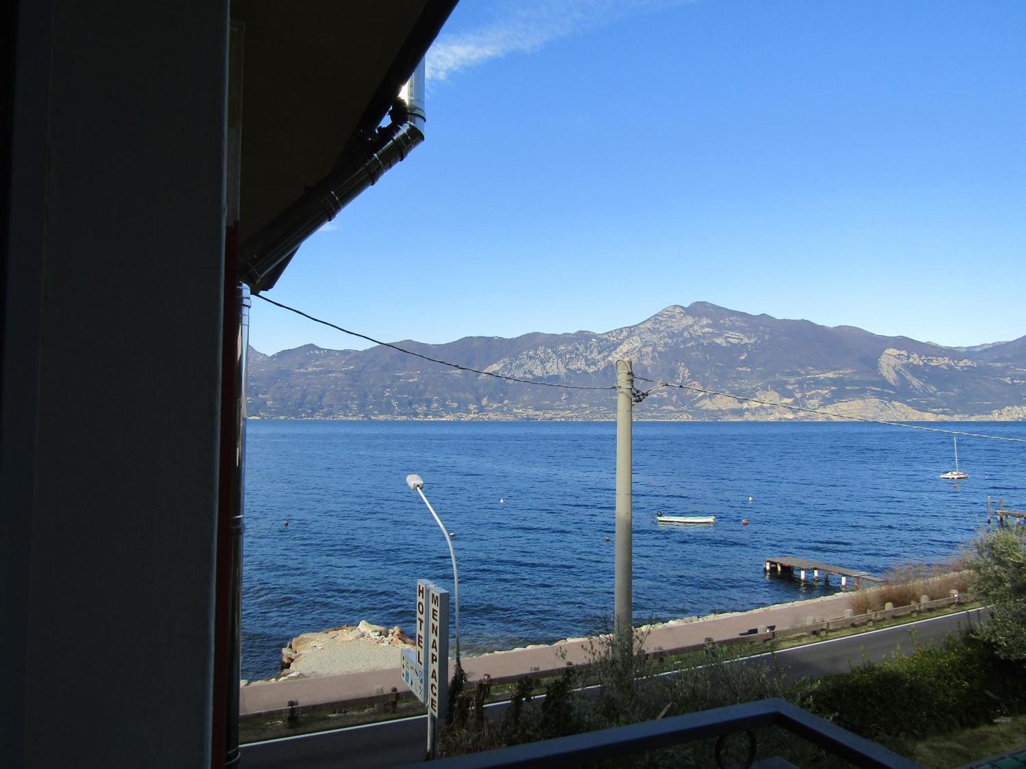 Hotel Menapace Torri Del Benaco Exterior foto